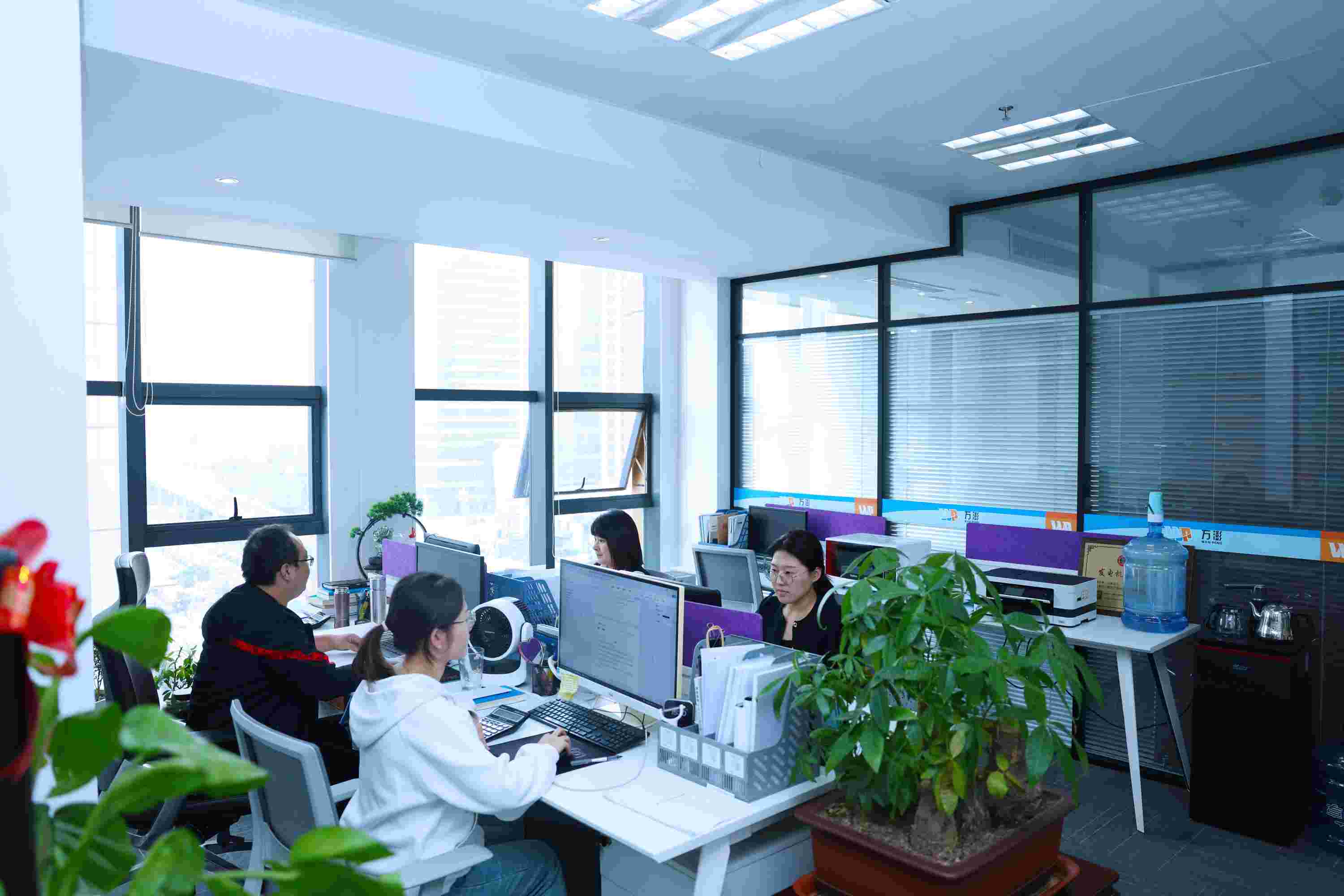 辦公室環(huán)境展示